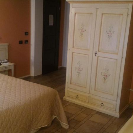 Agriturismo La Dimora Del Contadino มอนโดวี ภายนอก รูปภาพ