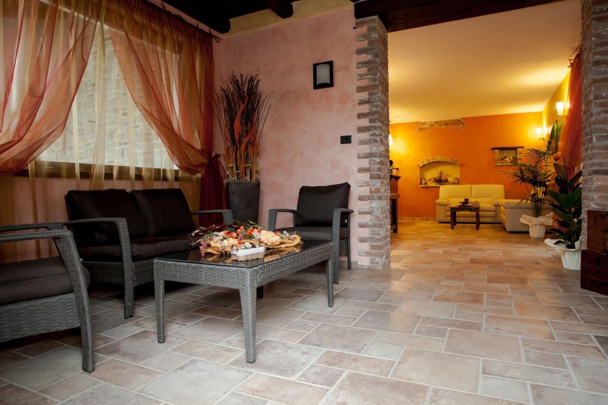 Agriturismo La Dimora Del Contadino มอนโดวี ภายนอก รูปภาพ