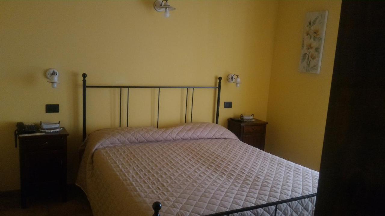 Agriturismo La Dimora Del Contadino มอนโดวี ภายนอก รูปภาพ