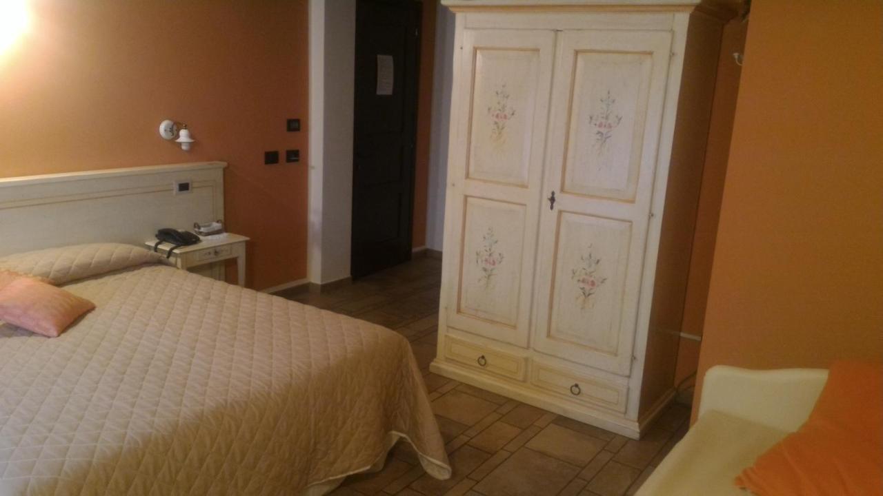 Agriturismo La Dimora Del Contadino มอนโดวี ภายนอก รูปภาพ