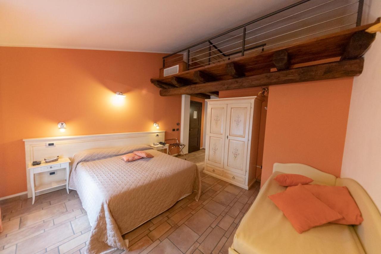 Agriturismo La Dimora Del Contadino มอนโดวี ภายนอก รูปภาพ