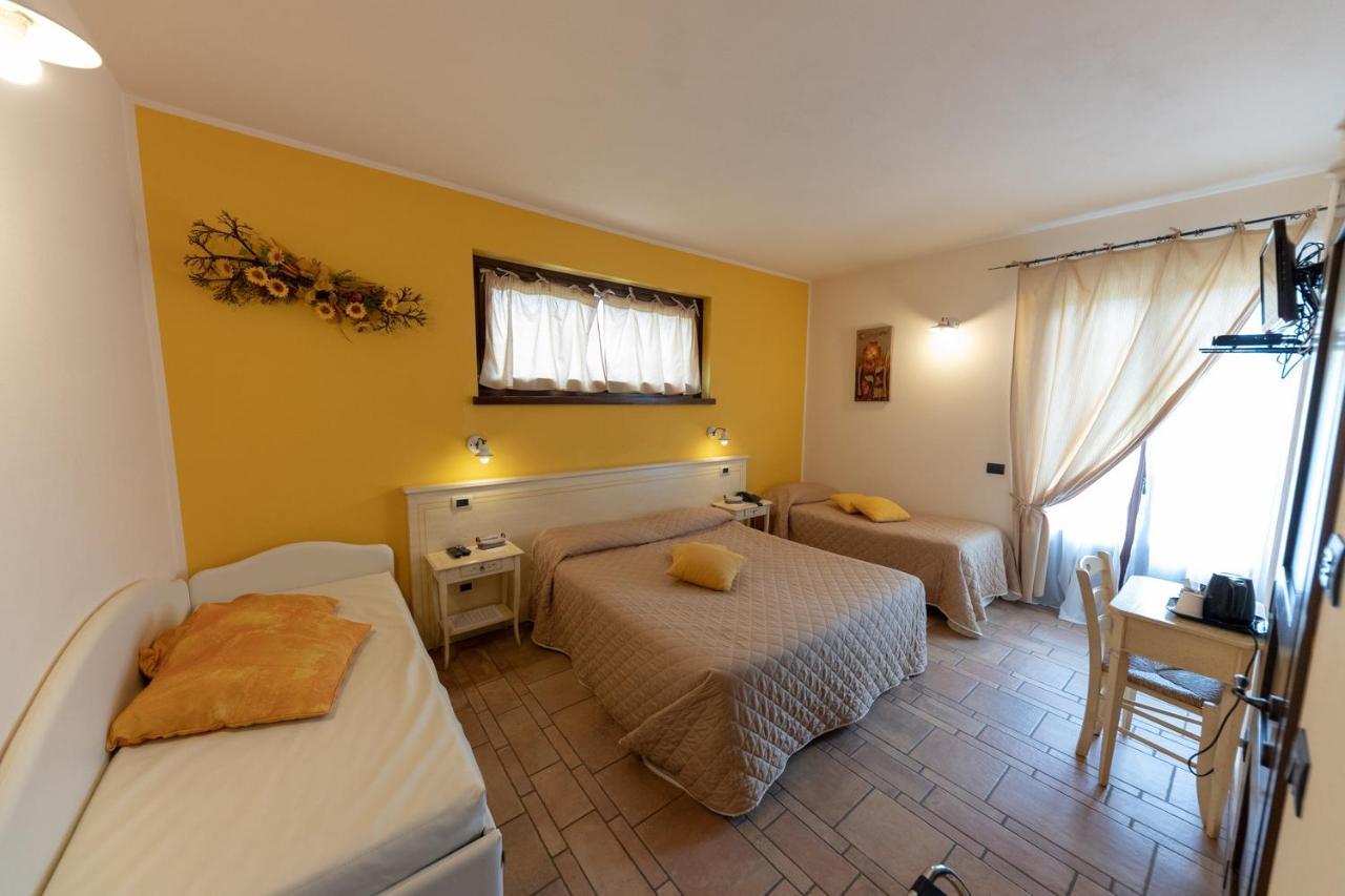 Agriturismo La Dimora Del Contadino มอนโดวี ภายนอก รูปภาพ